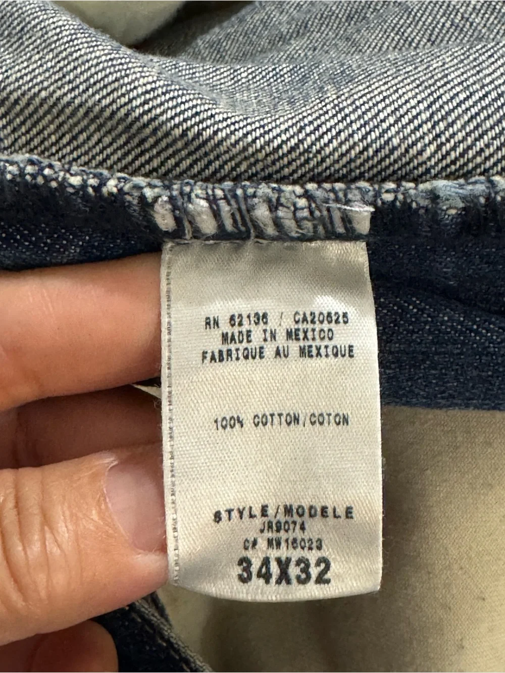 GUESS Los Angeles Cliff Boot Cut Men’s Light wash Blue Jeans in size 34x32